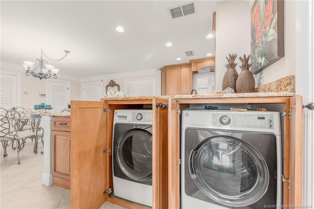 624 SW Saint Lucie Cres 105