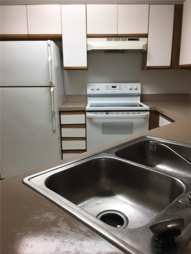 624 SW Saint Lucie Cres 105