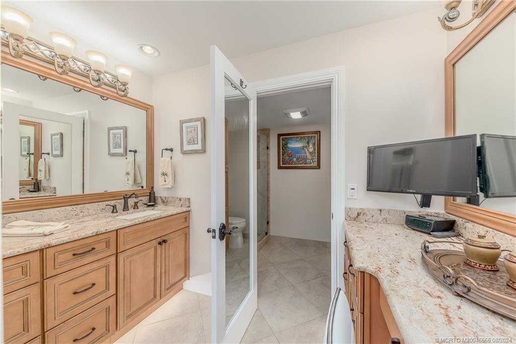 624 SW Saint Lucie Cres 105