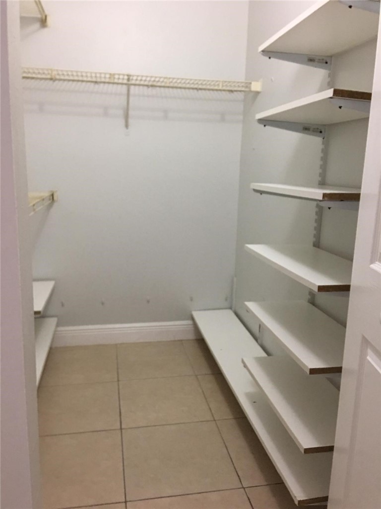 624 SW Saint Lucie Cres 105
