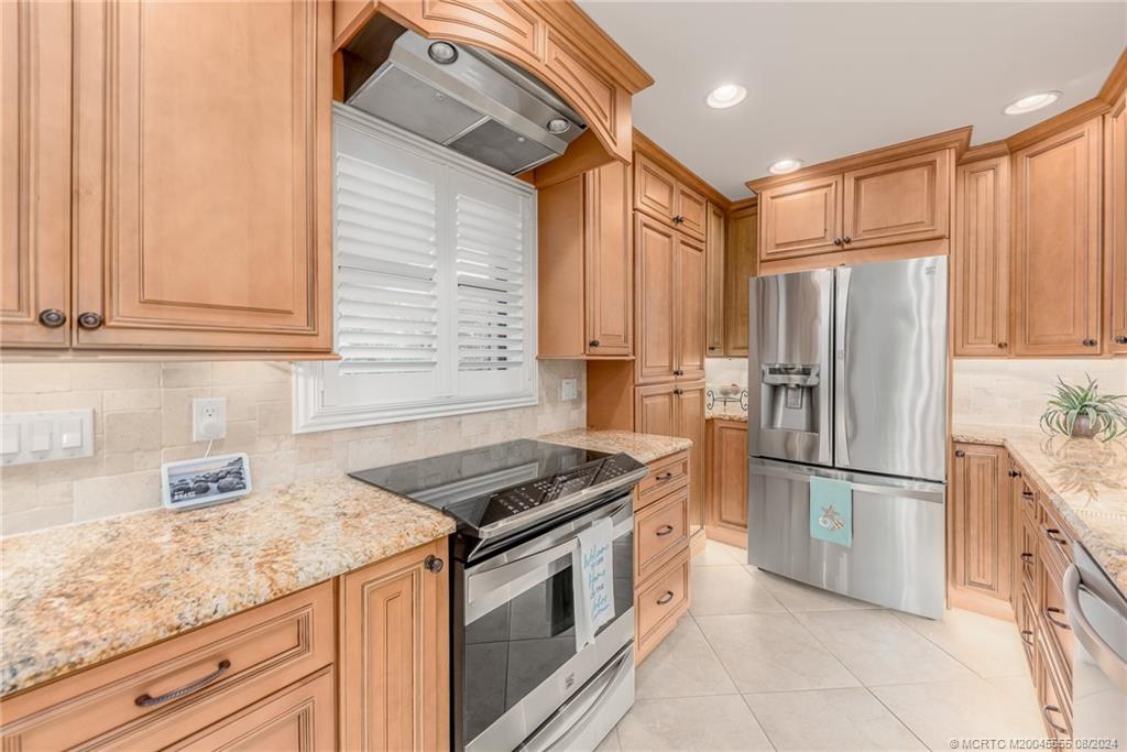 624 SW Saint Lucie Cres 105