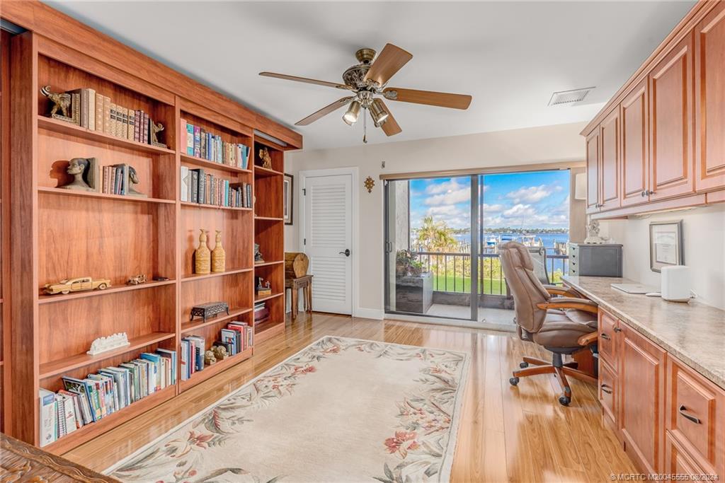 624 SW Saint Lucie Cres 105