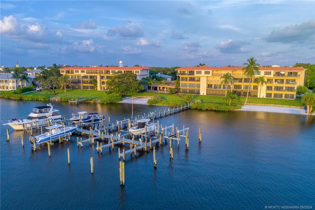 624 SW Saint Lucie Cres 105