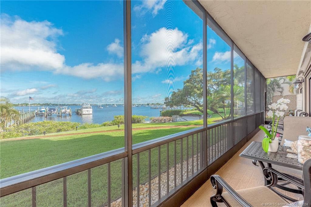 624 SW Saint Lucie Cres 105