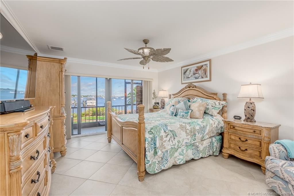 624 SW Saint Lucie Cres 105