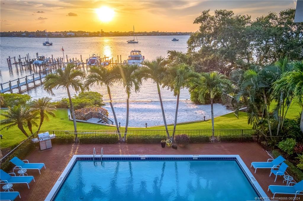 624 SW Saint Lucie Cres 105