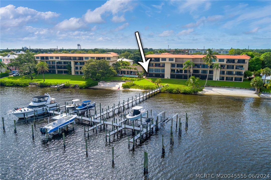 624 SW Saint Lucie Cres 105