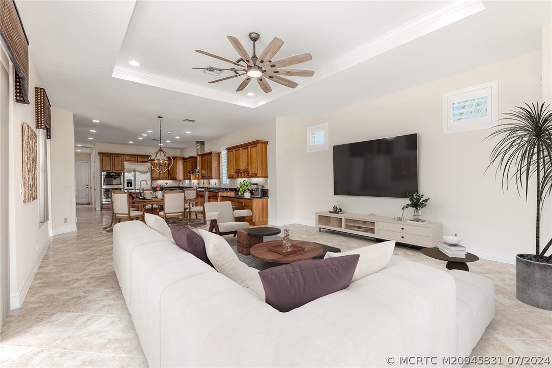 7403 SE Laque Circle