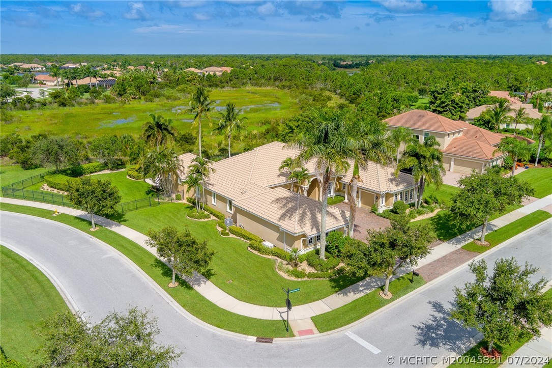 7403 SE Laque Circle