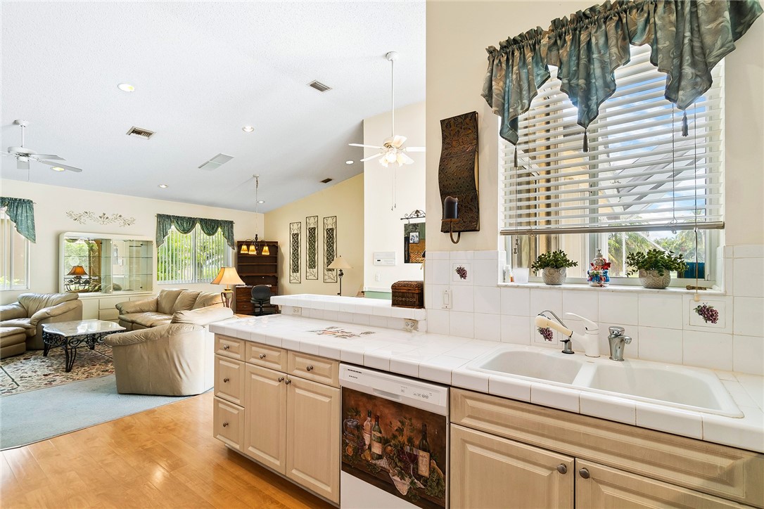 9600 S Ocean Drive 1401