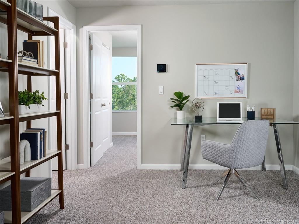 5612 SE Edgewater Circle