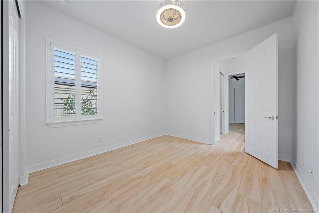 556 SW Sea Green Street