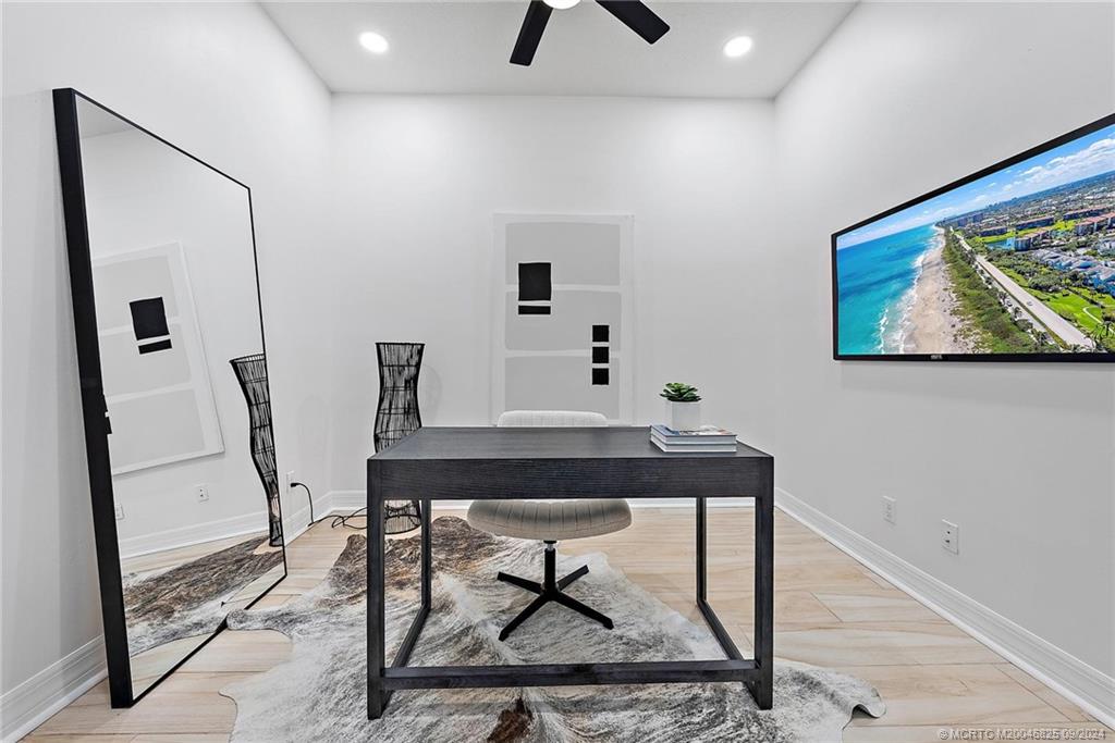 556 SW Sea Green Street