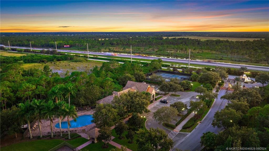 556 SW Sea Green Street