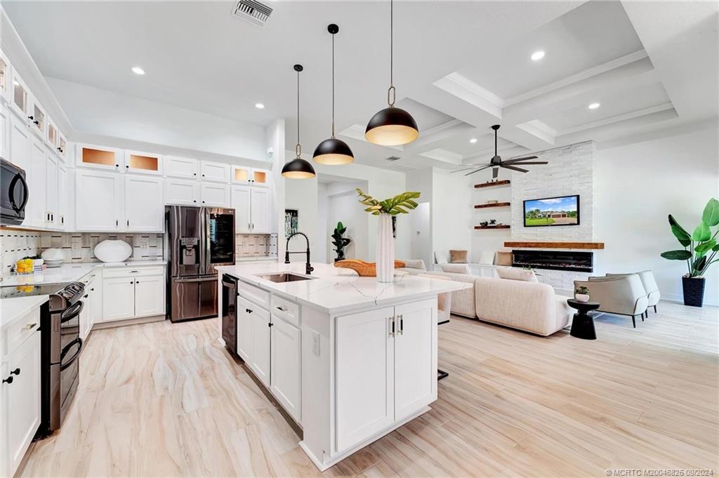 556 SW Sea Green Street