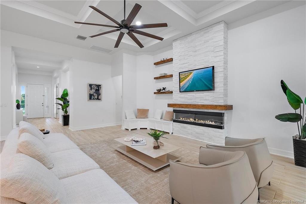 556 SW Sea Green Street