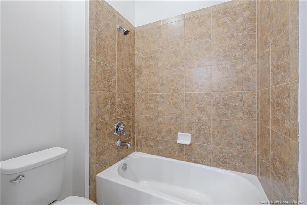 556 SW Sea Green Street