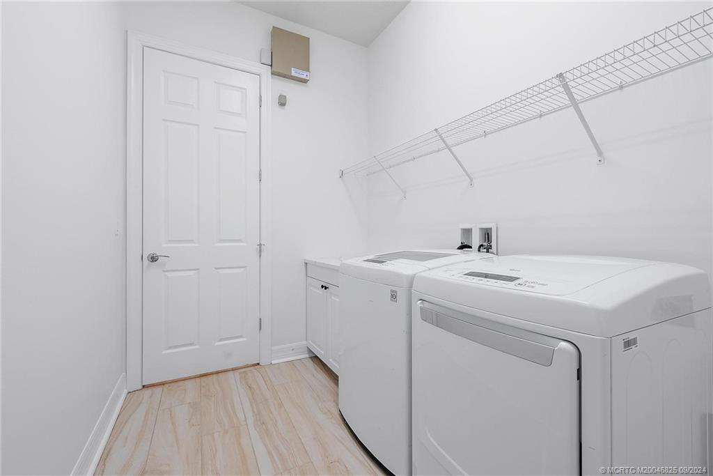 556 SW Sea Green Street