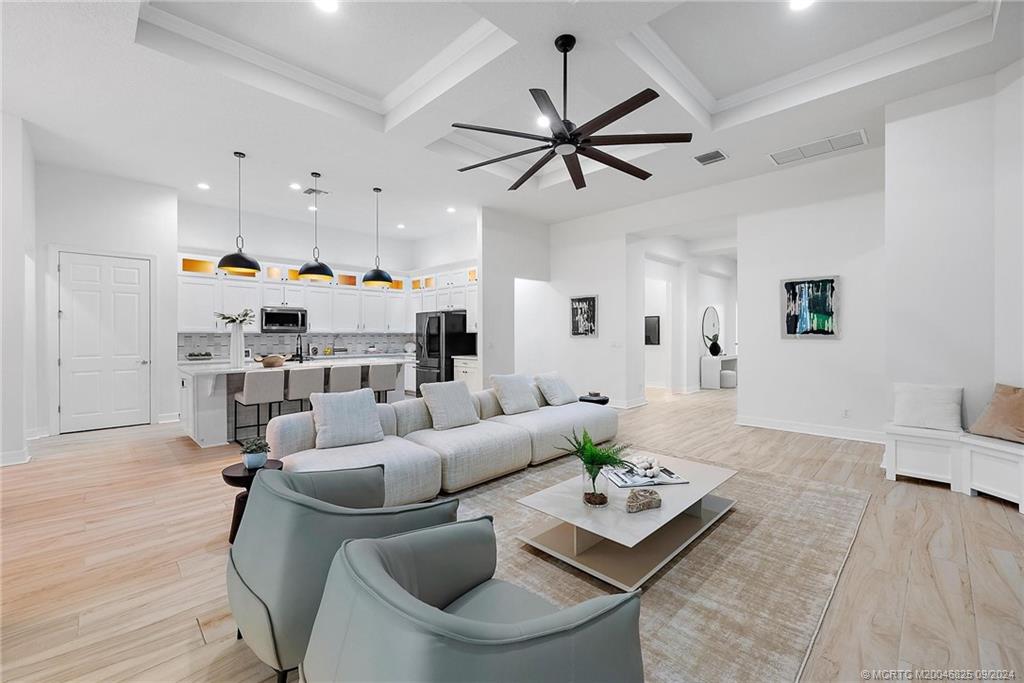 556 SW Sea Green Street