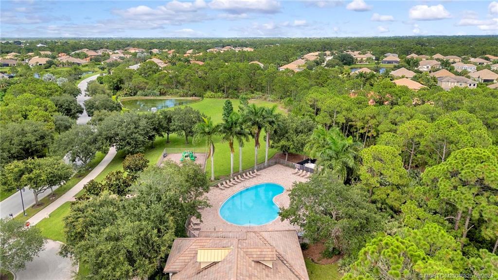 556 SW Sea Green Street