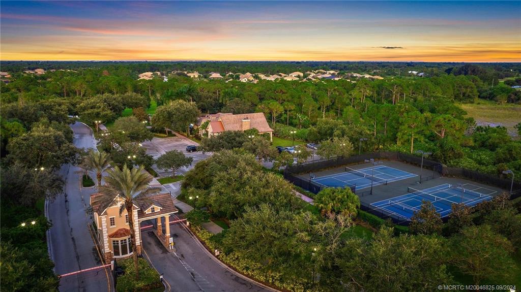 556 SW Sea Green Street