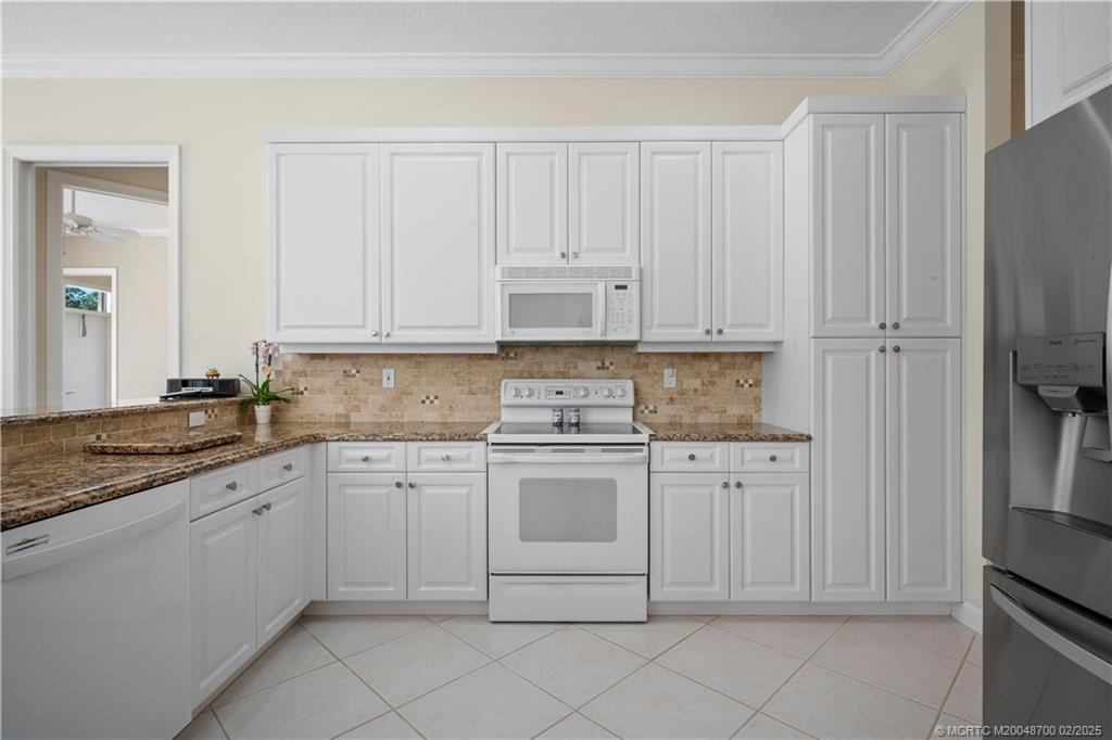 1081 SW Sand Oak Drive