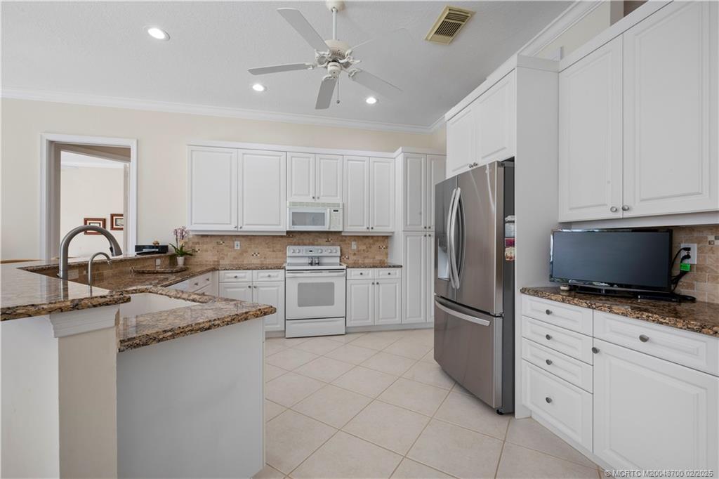 1081 SW Sand Oak Drive