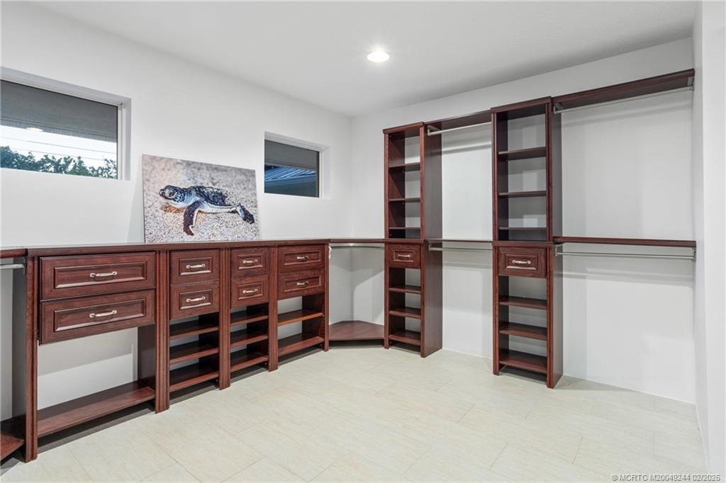 10 S Sewalls Point Road