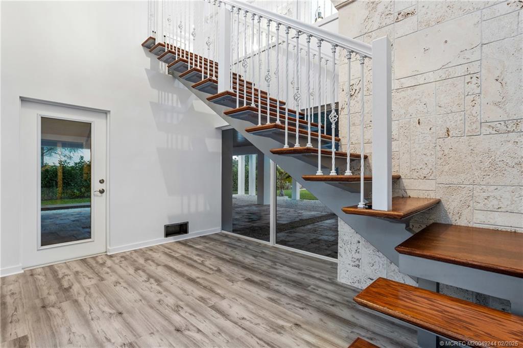 10 S Sewalls Point Road