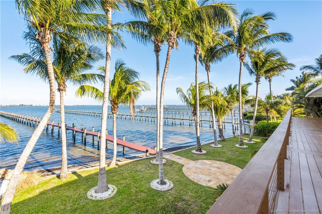 10 S Sewalls Point Road