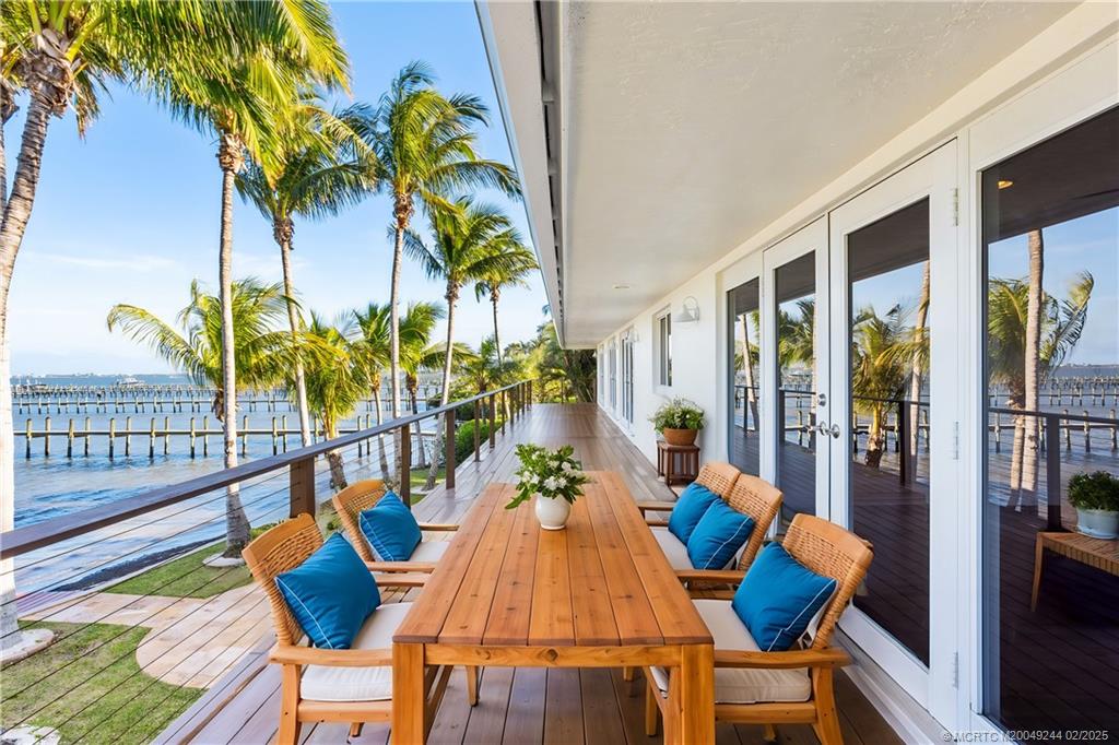 10 S Sewalls Point Road