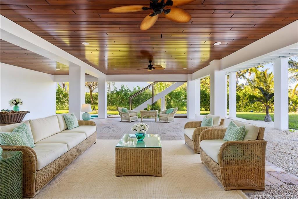 10 S Sewalls Point Road