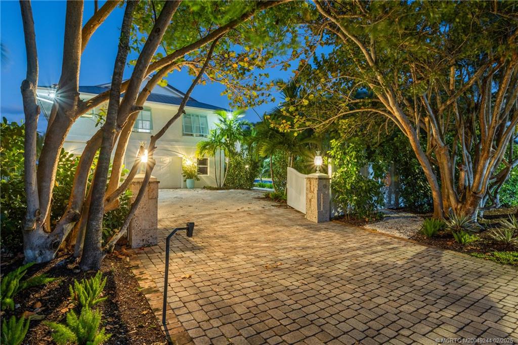 10 S Sewalls Point Road