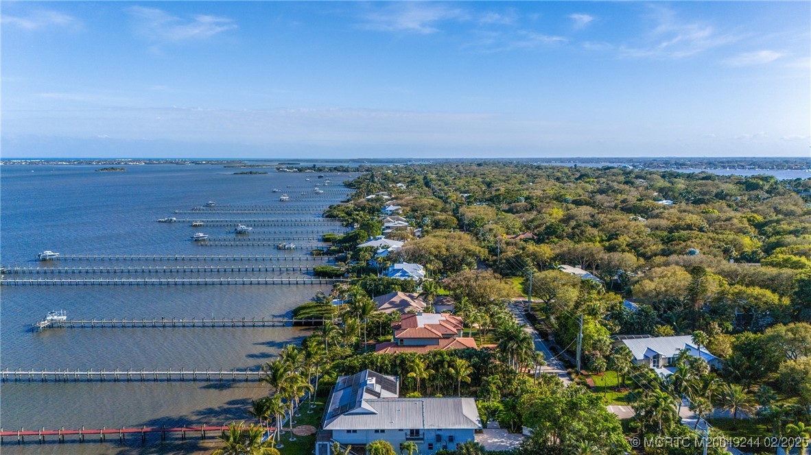 10 S Sewalls Point Road