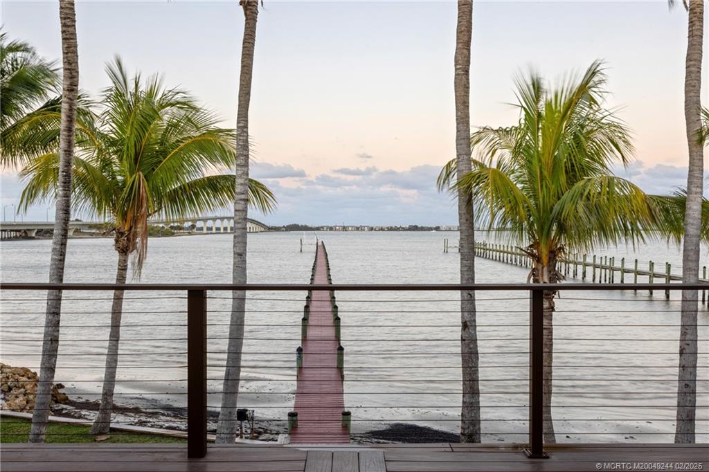 10 S Sewalls Point Road