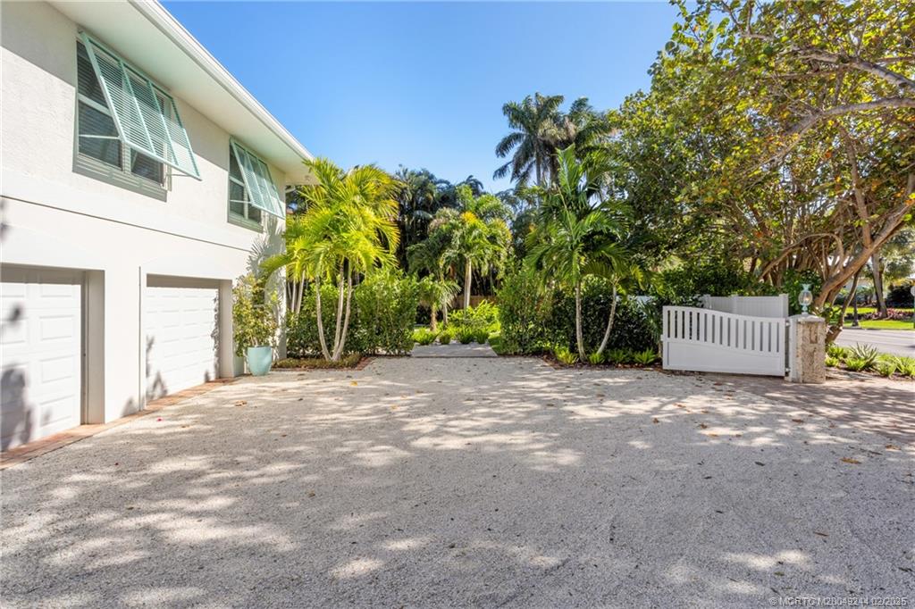 10 S Sewalls Point Road