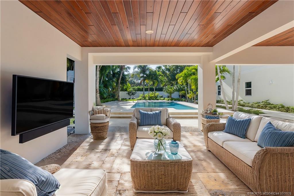 10 S Sewalls Point Road