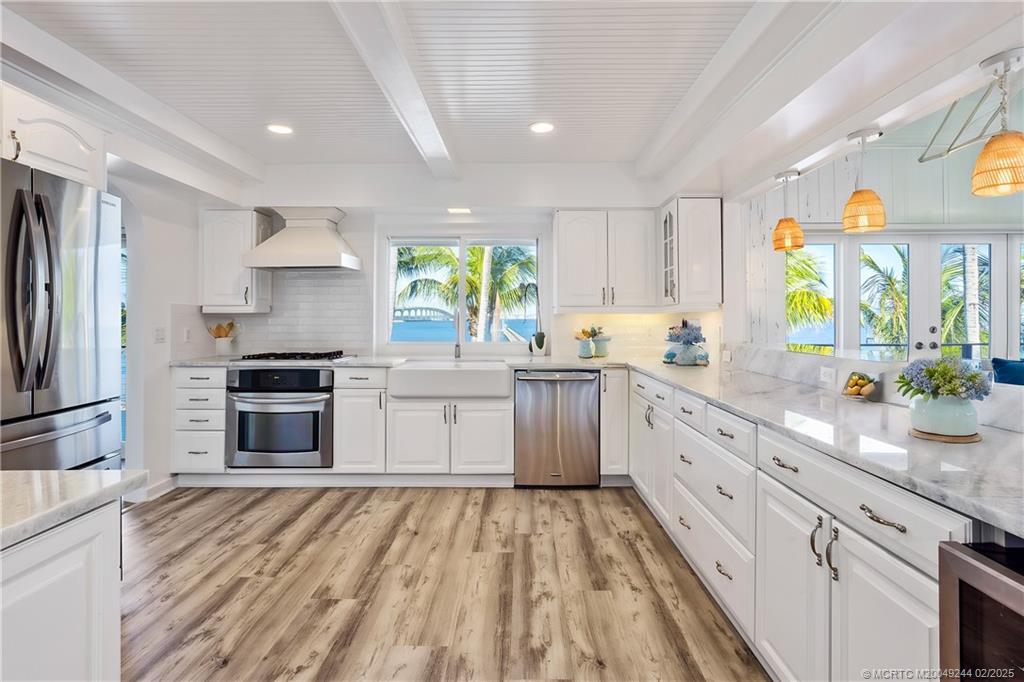 10 S Sewalls Point Road