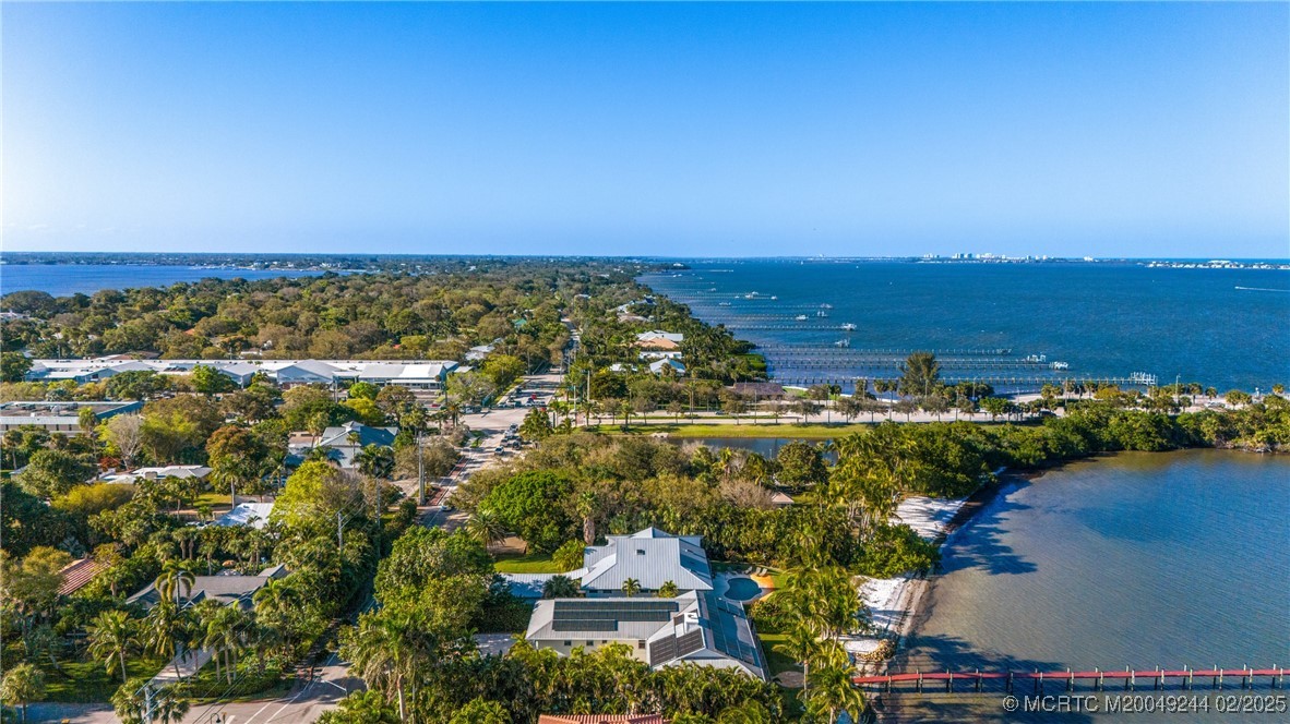 10 S Sewalls Point Road