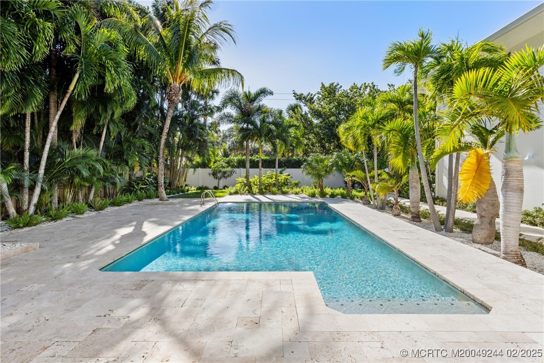 10 S Sewalls Point Road