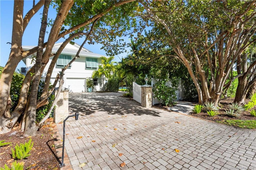 10 S Sewalls Point Road