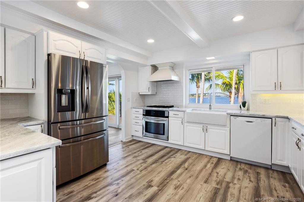 10 S Sewalls Point Road