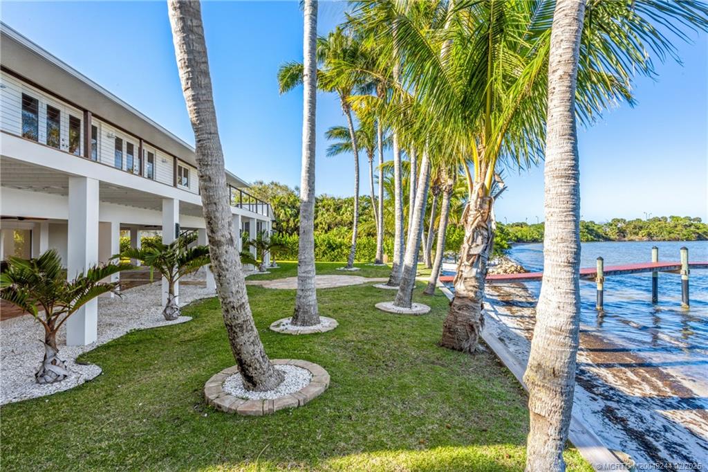 10 S Sewalls Point Road