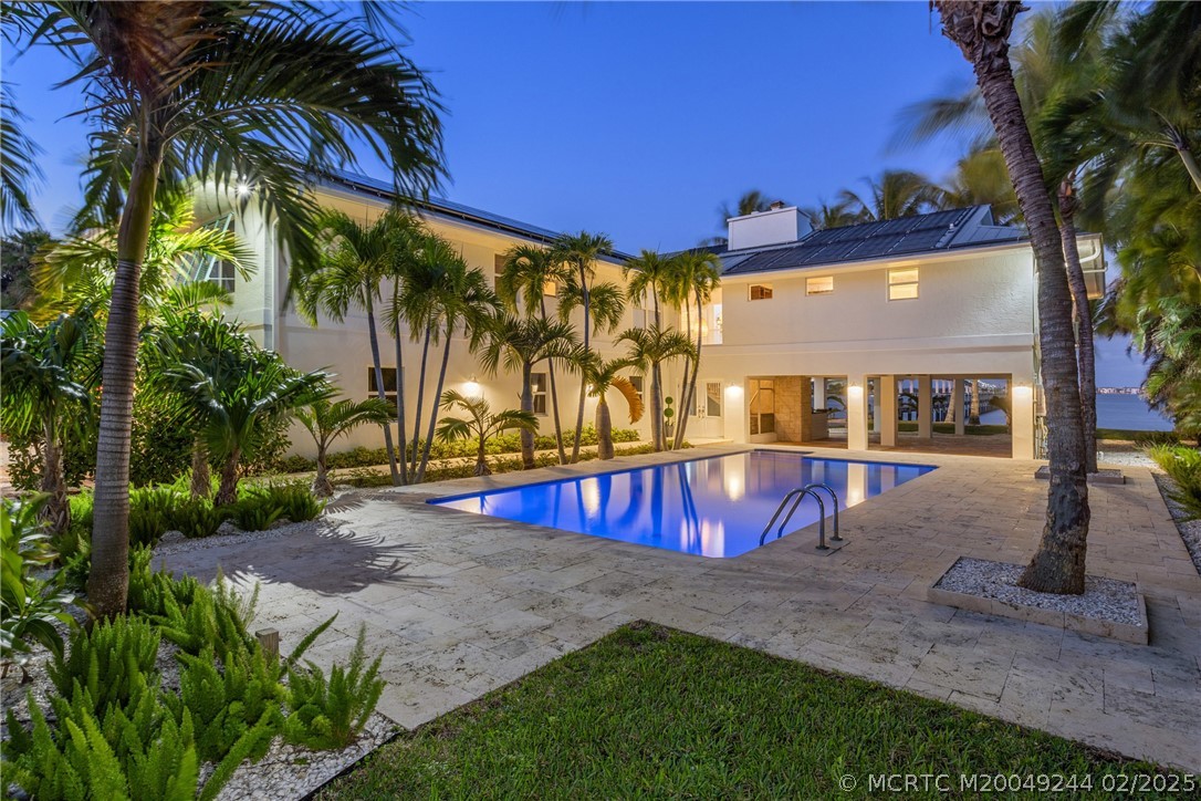 10 S Sewalls Point Road
