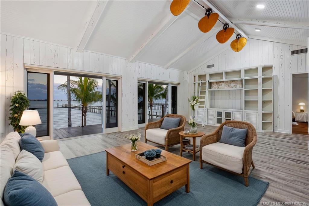 10 S Sewalls Point Road