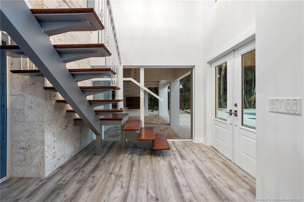 10 S Sewalls Point Road