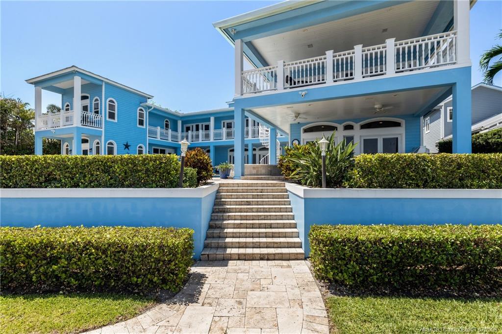 2051 SE Riverside Drive