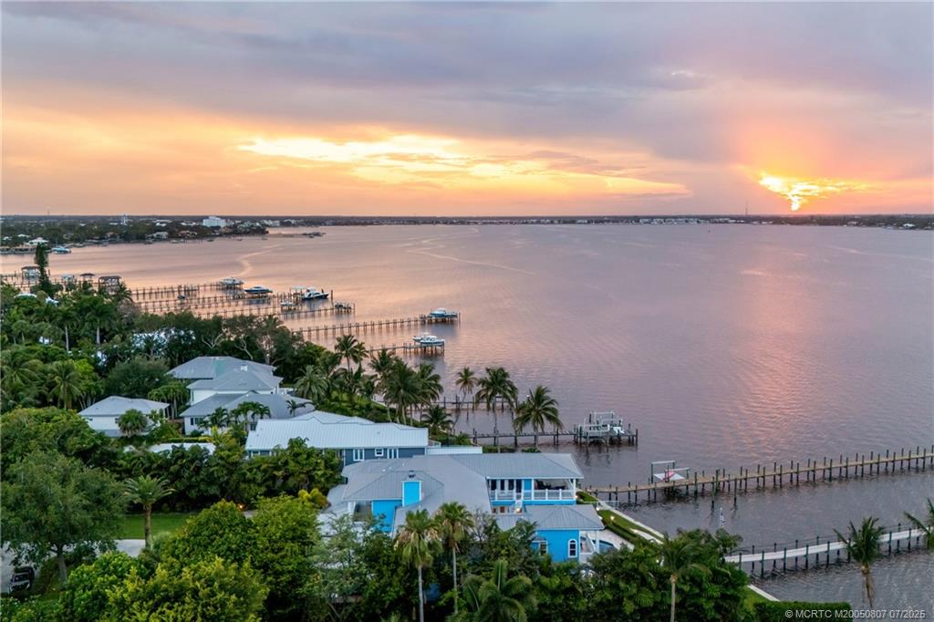 2051 SE Riverside Drive