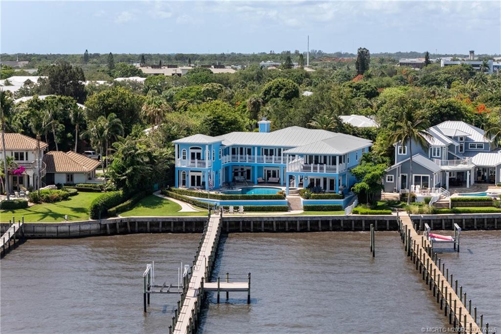 2051 SE Riverside Drive