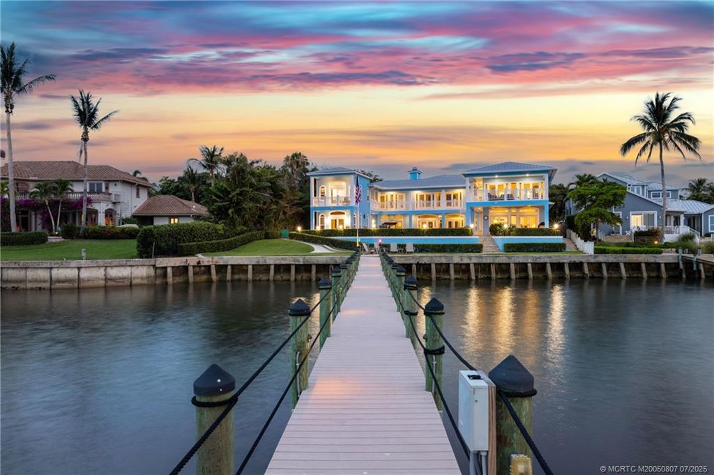 2051 SE Riverside Drive